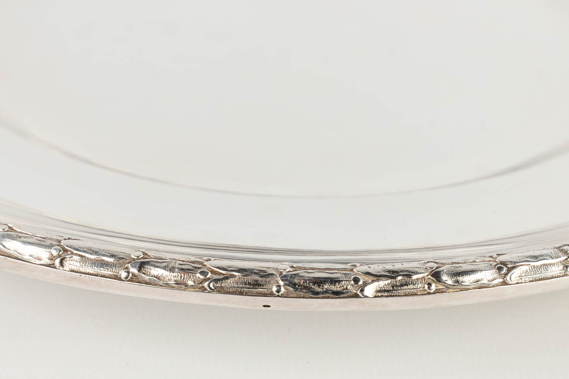 CAMA, a collection of 2 silver-plated serving plates. (L: 49 x W: 32,5 cm) - Image 5 of 14