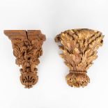 A collection of 2 of wood sculptured wall consoles. 19th and 20th C. (W: 37 x H: 40 cm)