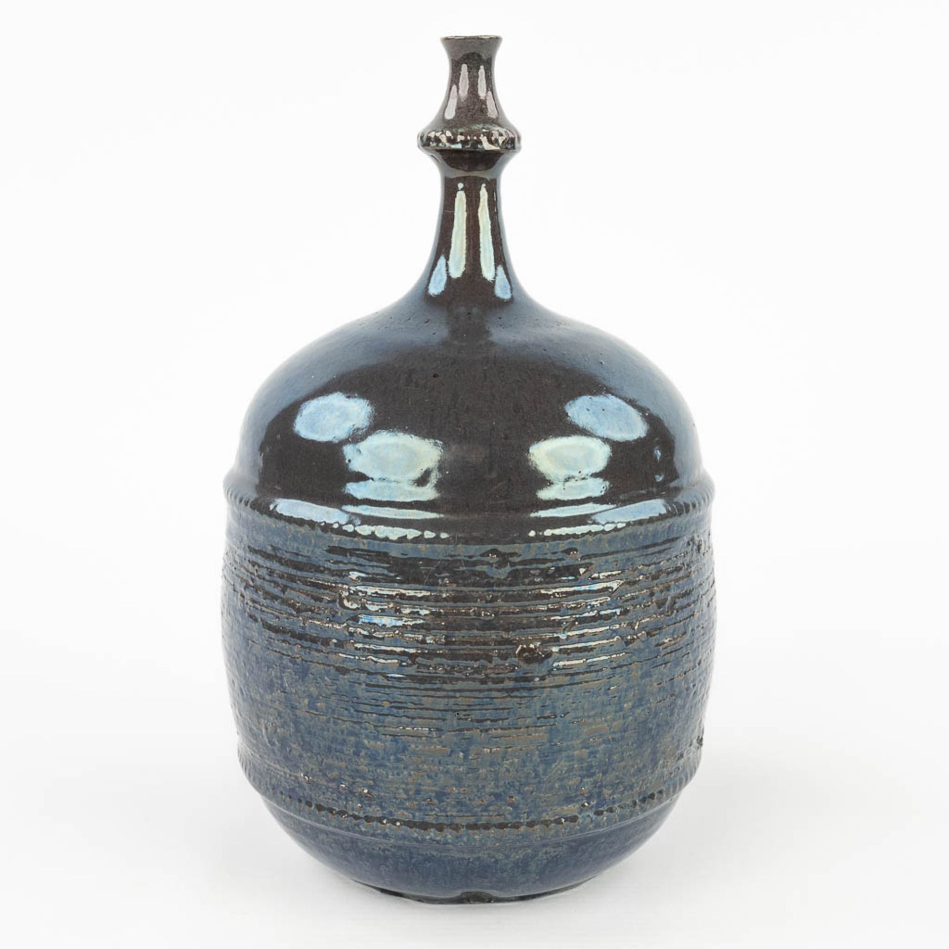 Rogier VANDEWEGHE (1923-2020) 'Vase' for Amphora. (H: 25 x D: 15 cm)