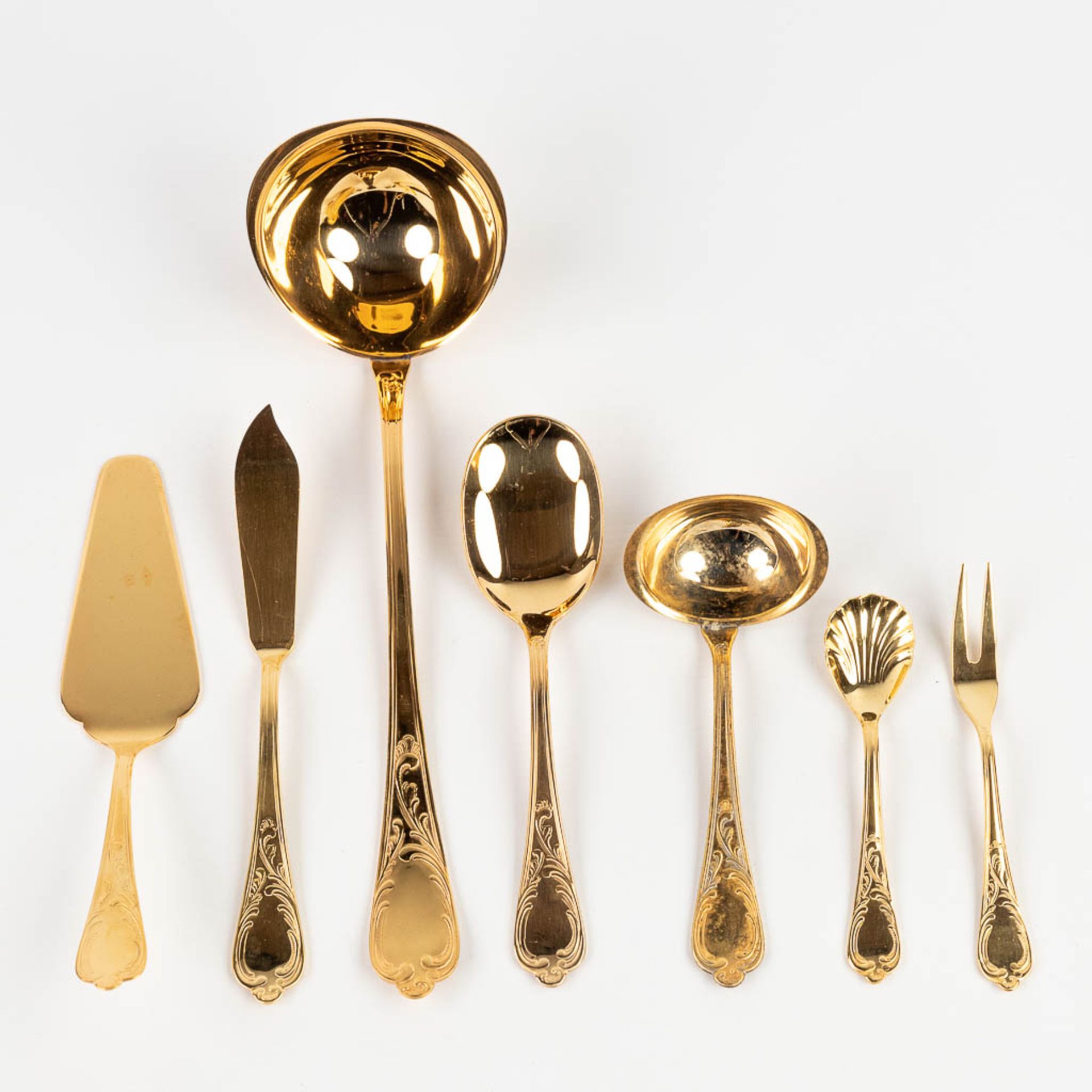 A gold-plated 'Royal Collection Solingen' flatware cutlery set, made in Germany. (L: 34 x W: 45,5 x - Image 8 of 12