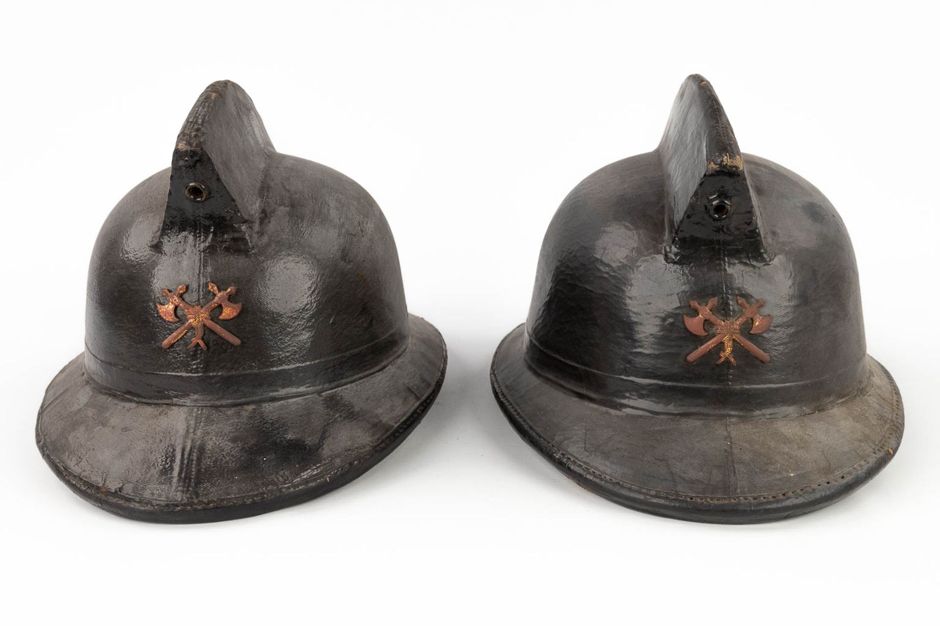 leviroLevior, a pair of antique helmets, made of leather. Marked Levior Depose. Circa 1920. (L: 37 x - Image 3 of 18