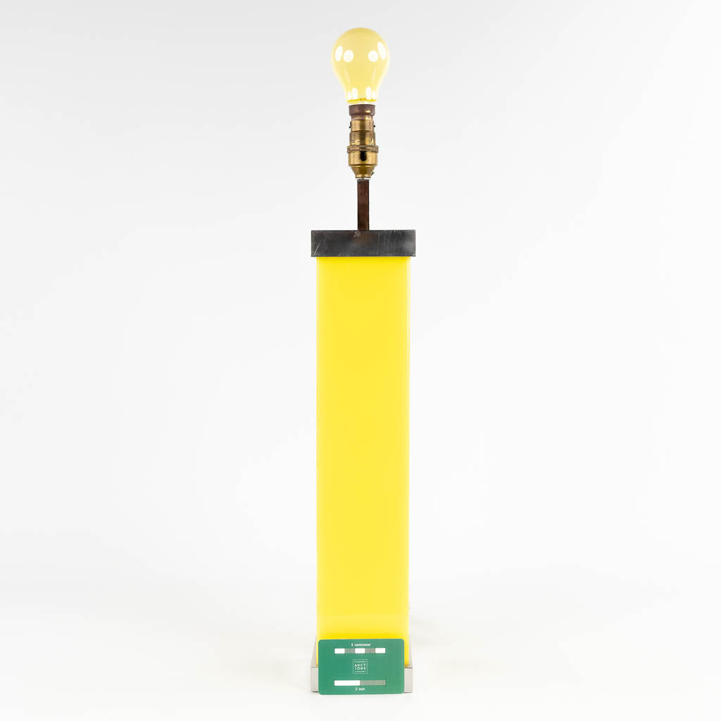 A vintage table lamp, aluminium and yellow acrylic, circa 1970. (L: 10 x W: 10 x H: 51 cm) - Image 2 of 11