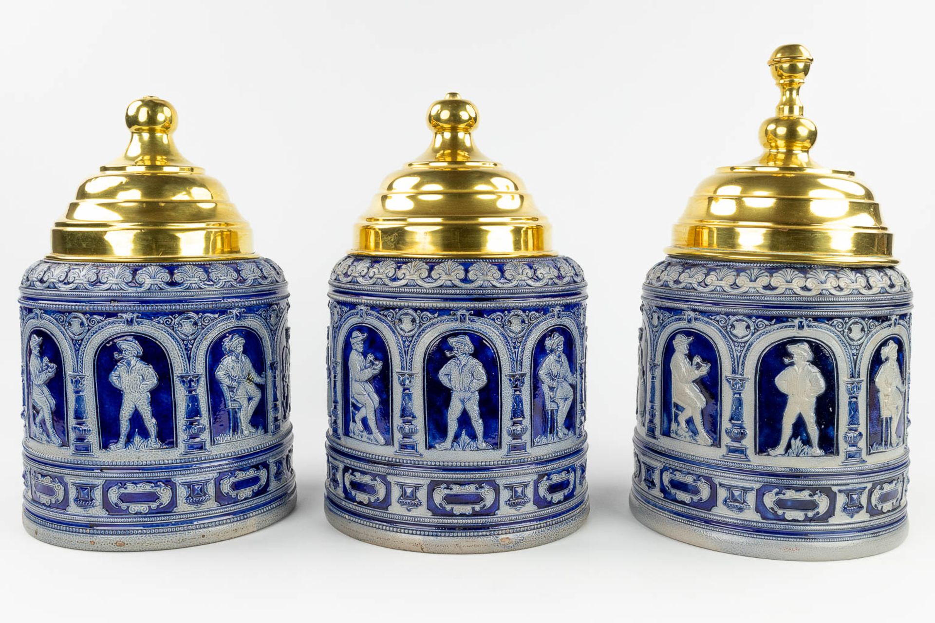 A set of 3 grs tabacco jars with brass lid, Germany, 19th C. (H: 38 x D: 23 cm) - Image 3 of 17