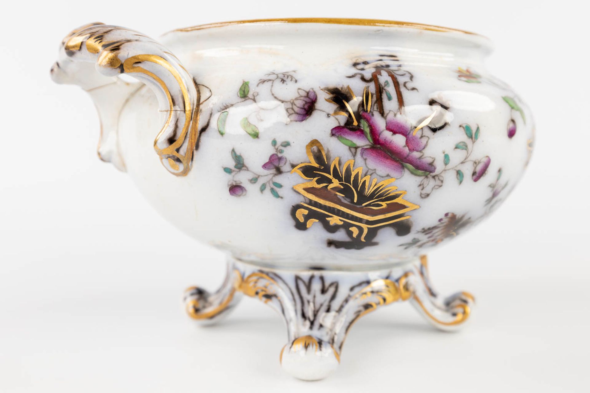 Francis Morley 'Casket Japan' a pair of small tureens with hand-painted decor. England, 19th C. (L: - Image 13 of 27