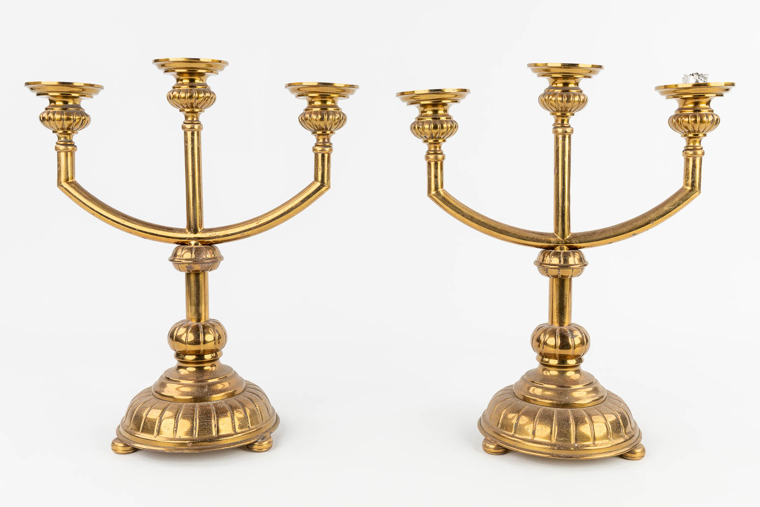 A pair of candlesticks and a procession lamp. 20th century. (H: 36 cm) - Image 9 of 16