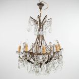 A large and decorative chandelier, with glass. Circa 1950. (H: 80 x D: 65 cm)