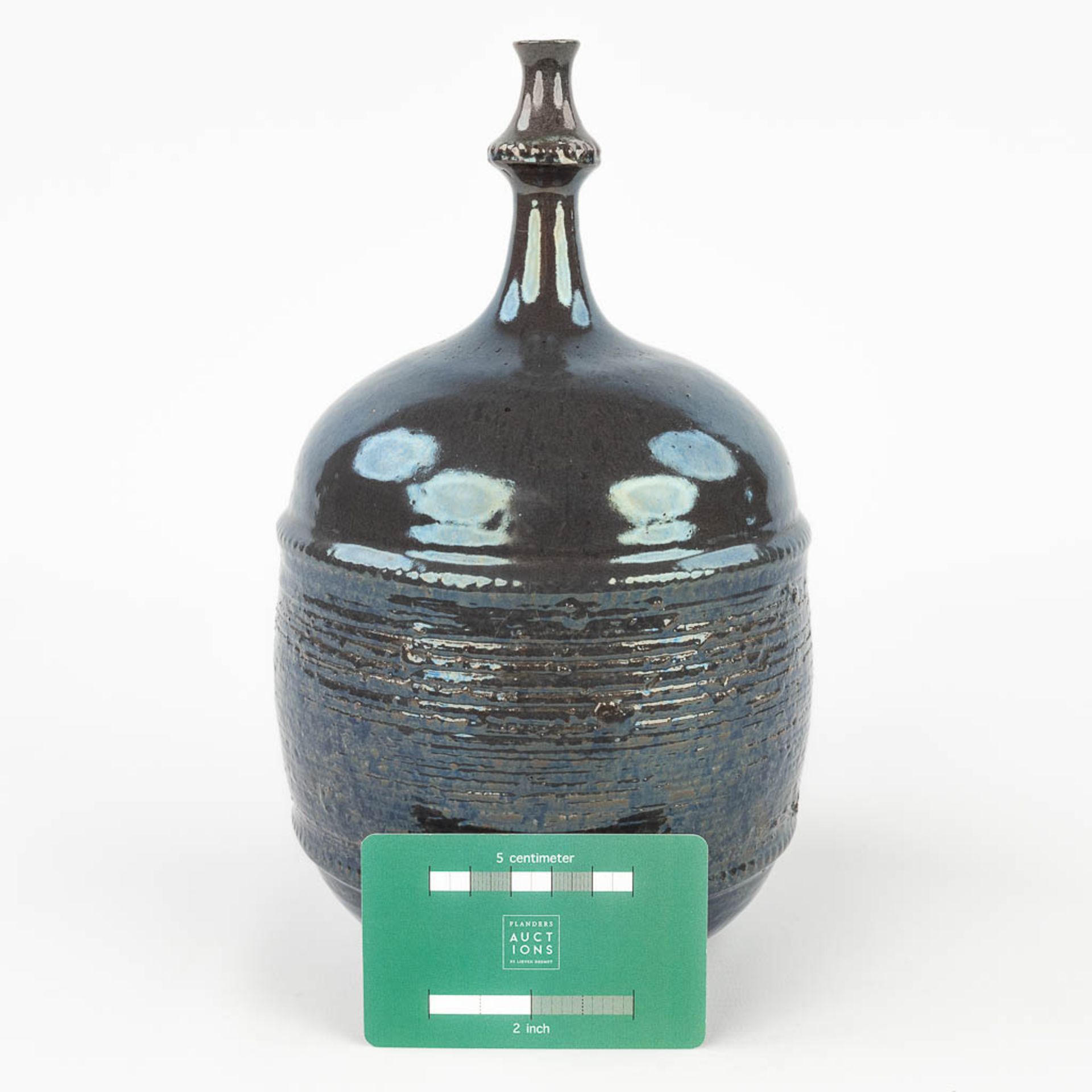 Rogier VANDEWEGHE (1923-2020) 'Vase' for Amphora. (H: 25 x D: 15 cm) - Image 2 of 12
