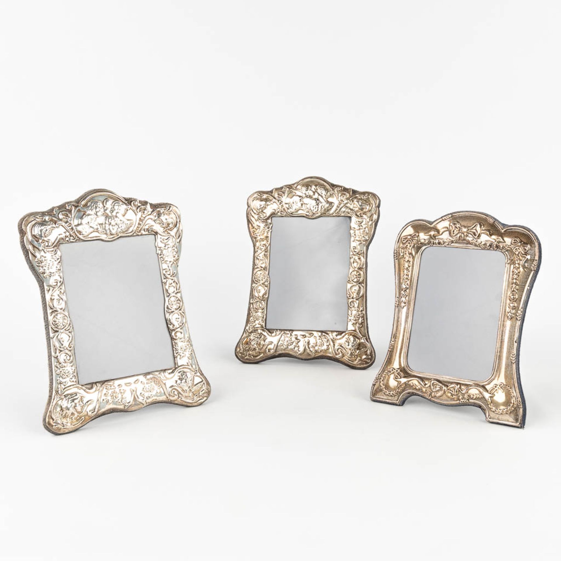 A collection of 3 silver picture frames, made in England. Sheffield, 1996 &amp; 1998. (W: 17 x H: 22