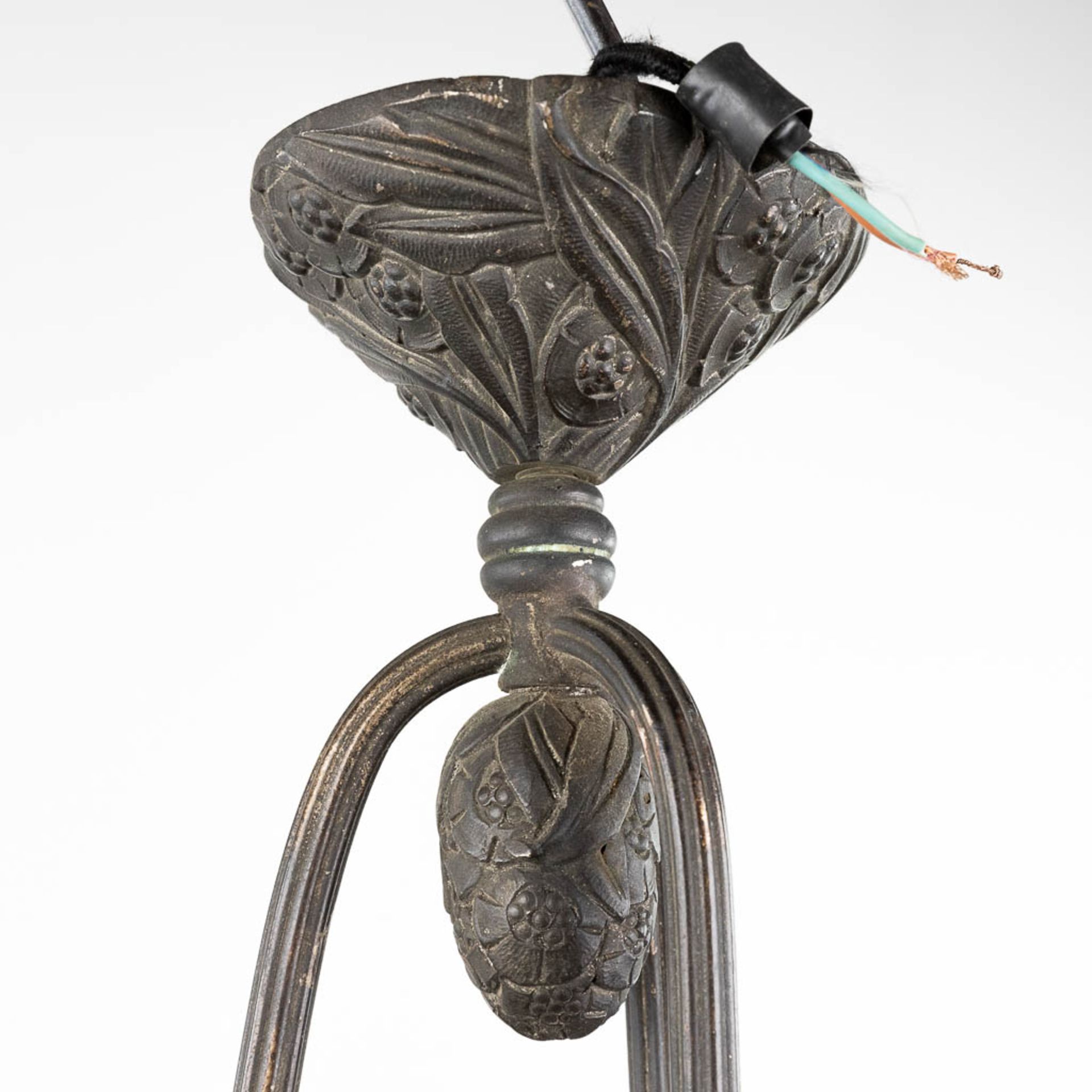 Muller Frres Luneville, a chandelier with satin glass lamp shades, marked. (H: 73 x D: 52 cm) - Image 4 of 10