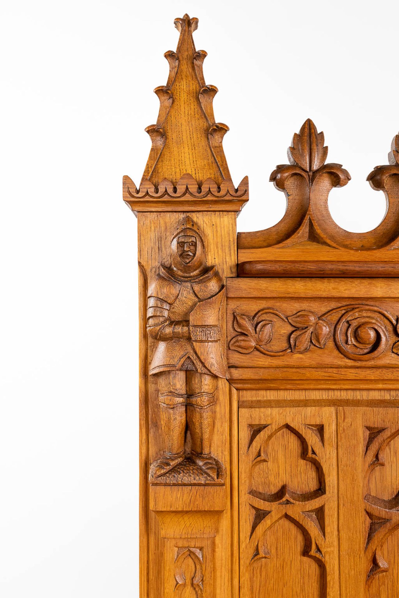 A large and antique bench finished with wood sculptured in a Gothic Revival style. 20th century. (L: - Image 10 of 16