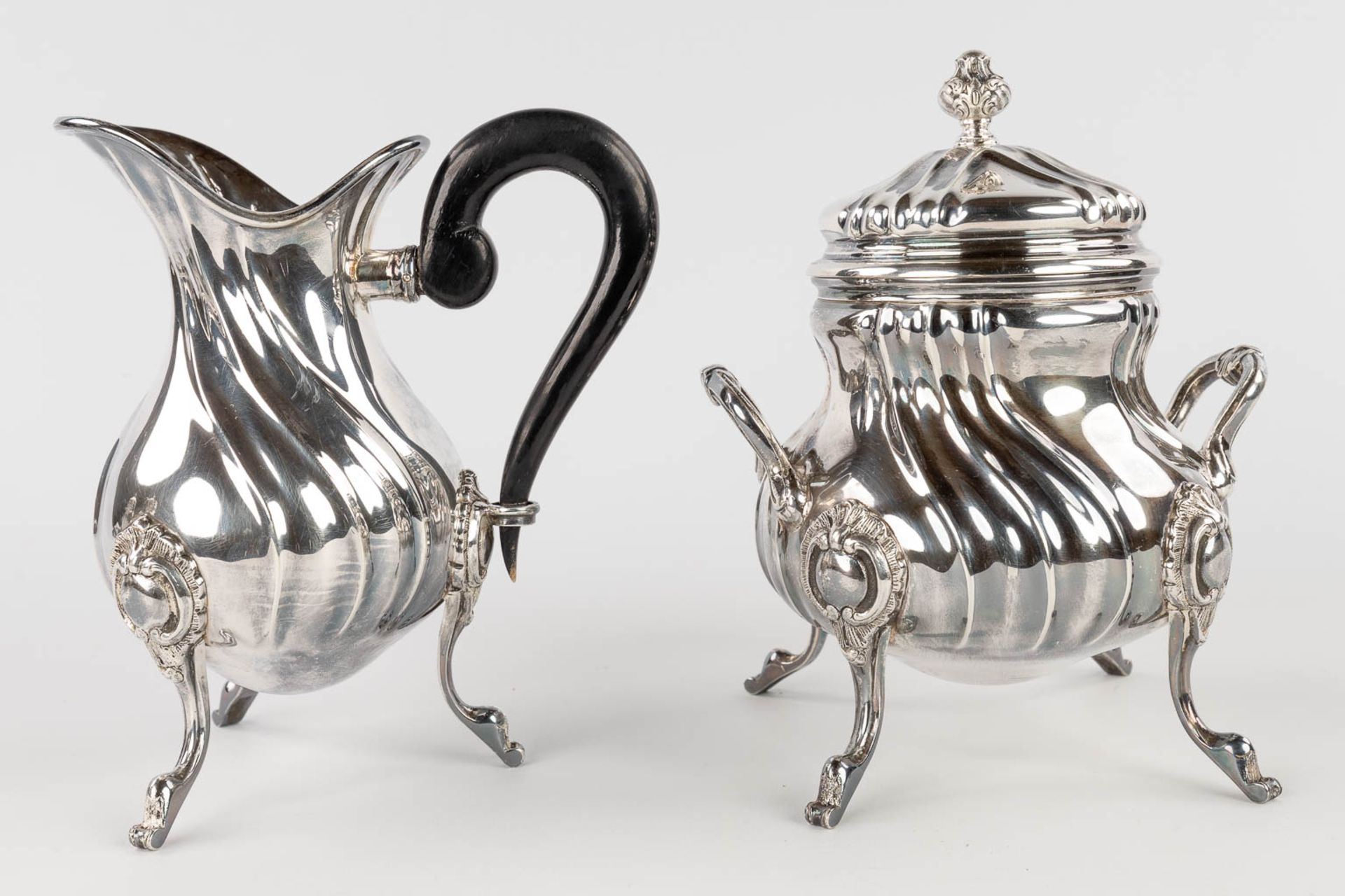 A coffee and tea service, Silver, 3,126kg. (H: 31 cm) - Bild 13 aus 17