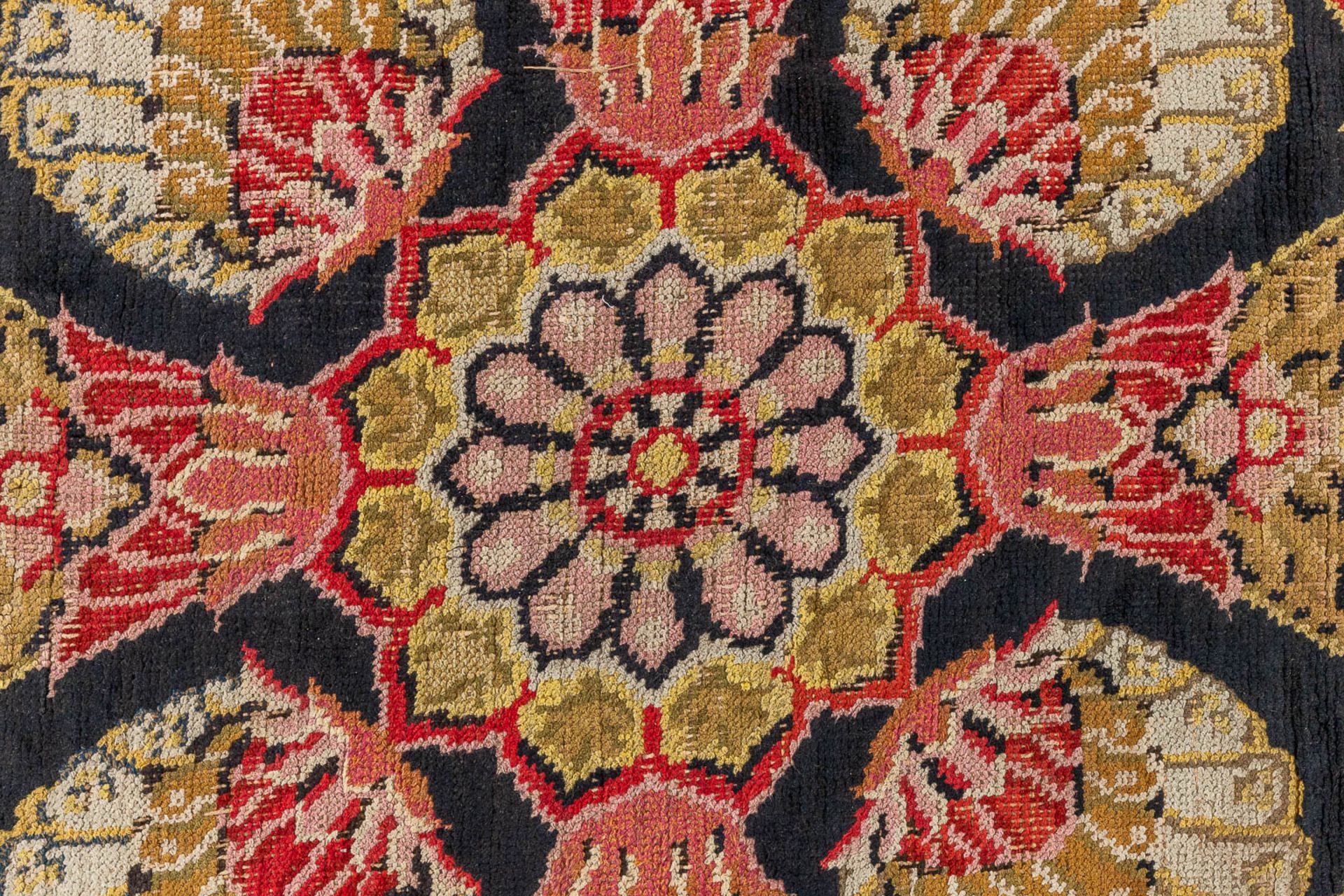 An exceptional 'Savonerie' carpet, 19th century. (L: 600 x W: 430 cm) - Image 4 of 14