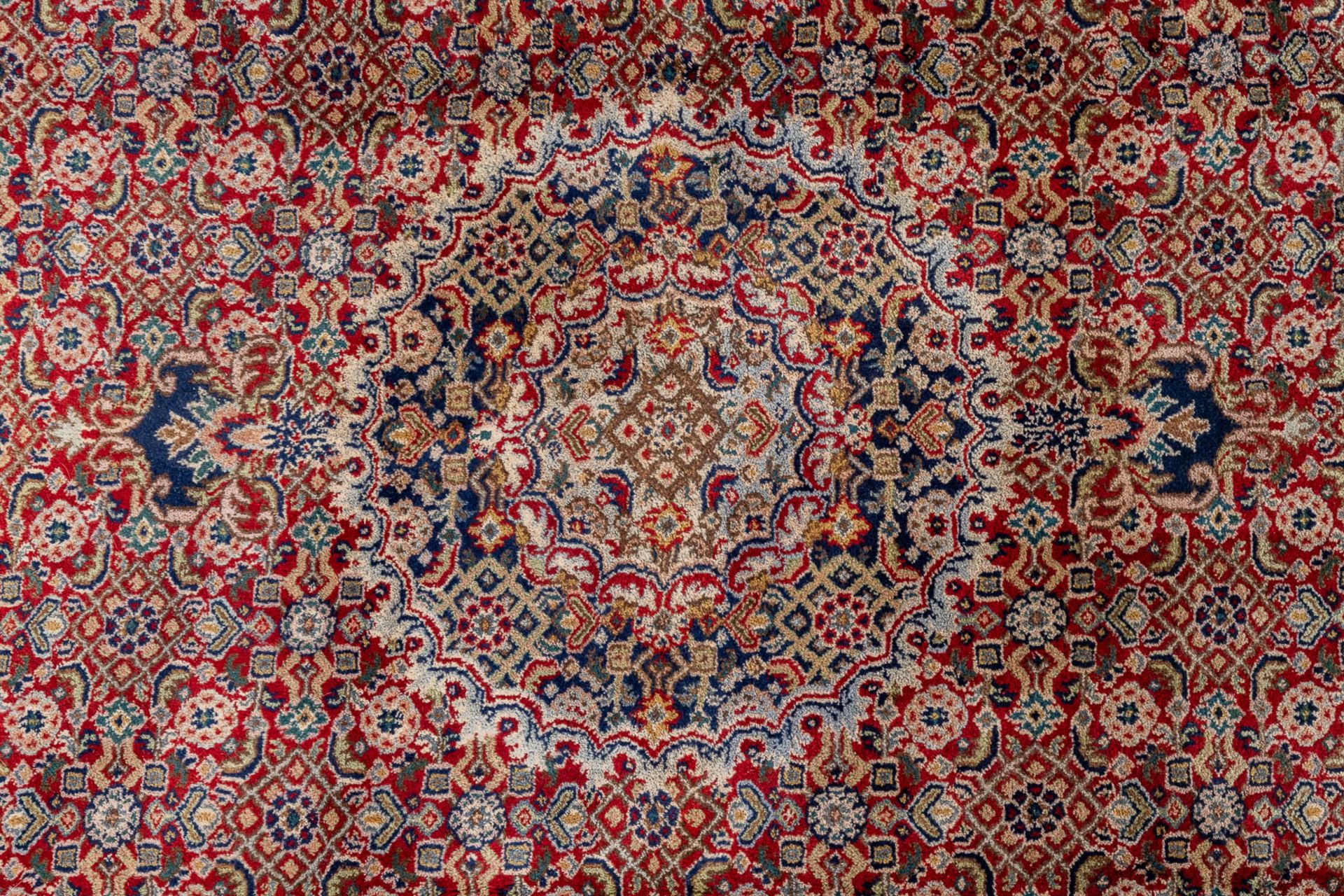 An Oriental hand-made carpet, Bidjar. (L: 290 x W: 200 cm) - Image 3 of 7