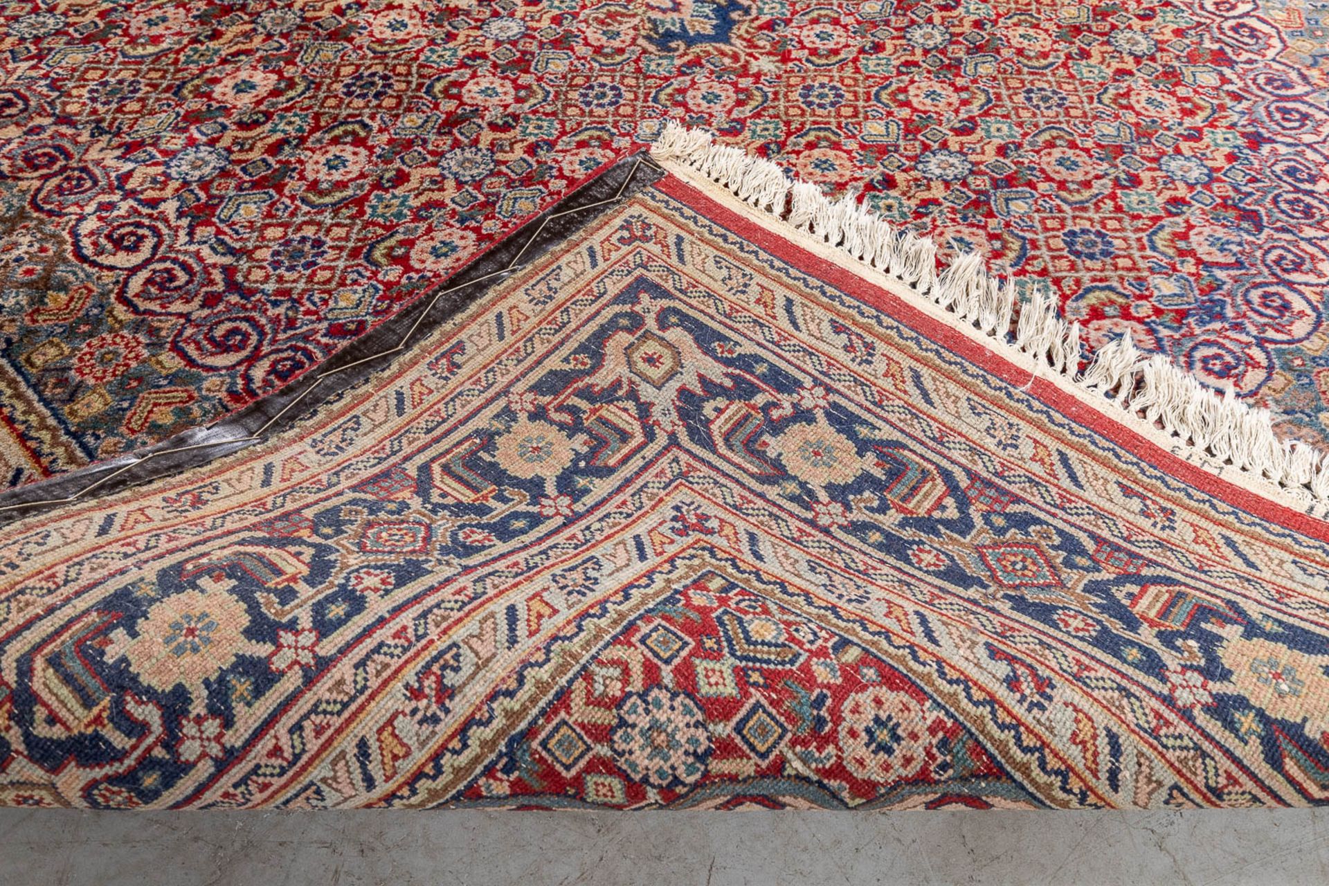 An Oriental hand-made carpet, Bidjar. (L: 290 x W: 200 cm) - Image 6 of 7