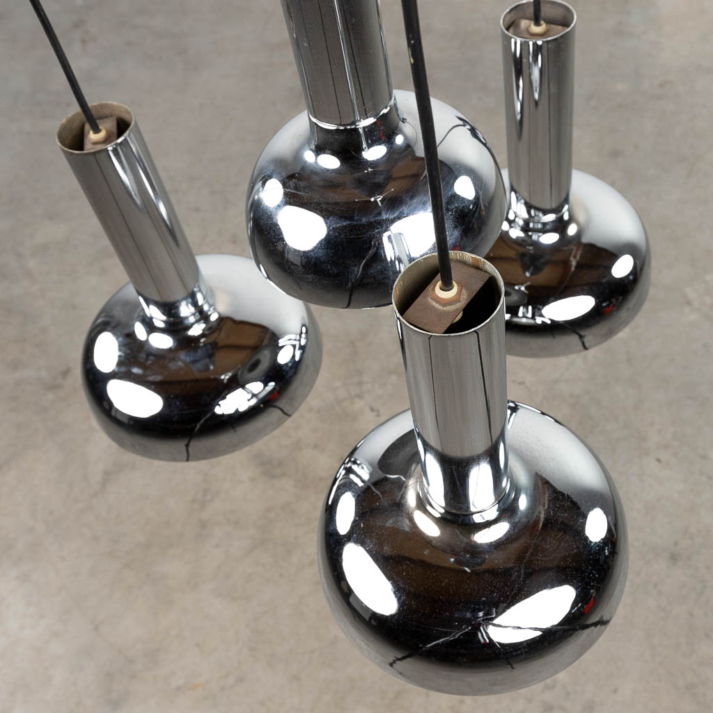 A vintage pendant light/lamp with 4 lightpoints. (H: 107 cm) - Image 4 of 6