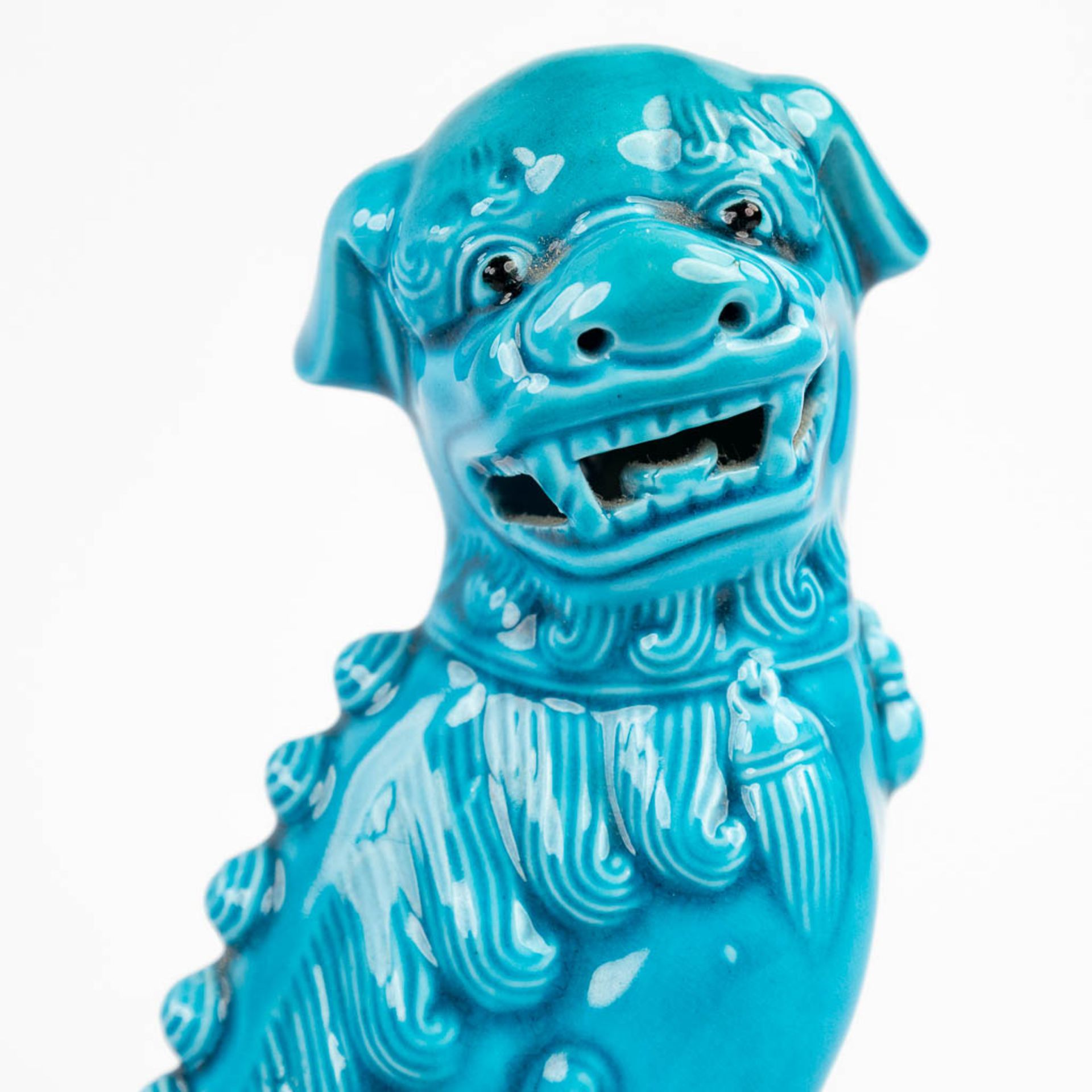 A collection of 2 pairs of Foo dogs, made of blue glazed ceramics. 20th C. (L: 8 x W: 11 x H: 30 cm) - Image 9 of 12