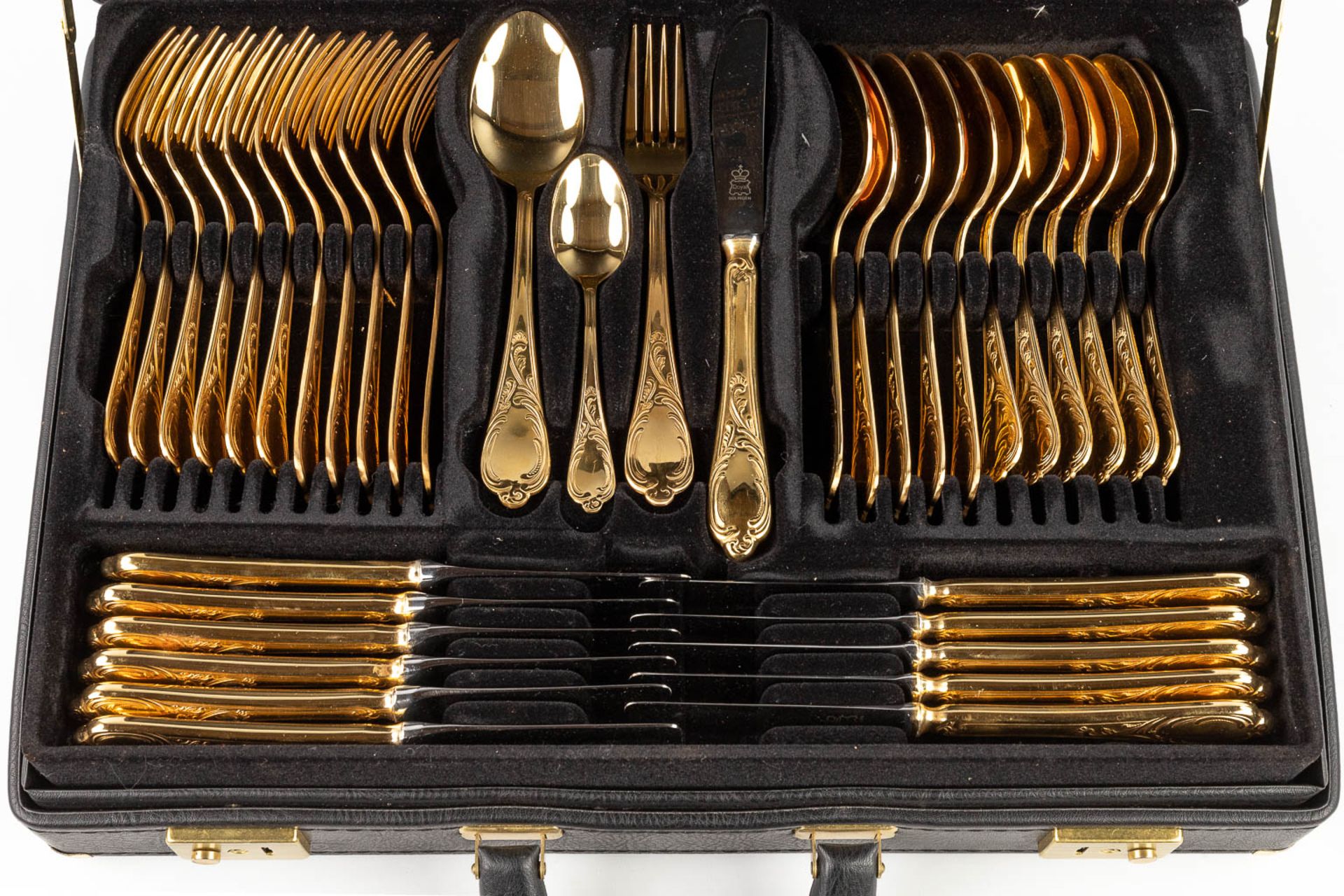 A gold-plated 'Royal Collection Solingen' flatware cutlery set, made in Germany. (L: 34 x W: 45,5 x - Image 11 of 12