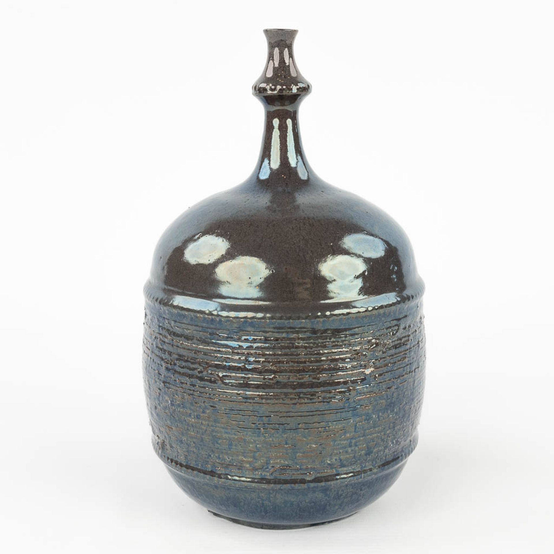 Rogier VANDEWEGHE (1923-2020) 'Vase' for Amphora. (H: 25 x D: 15 cm) - Image 4 of 12