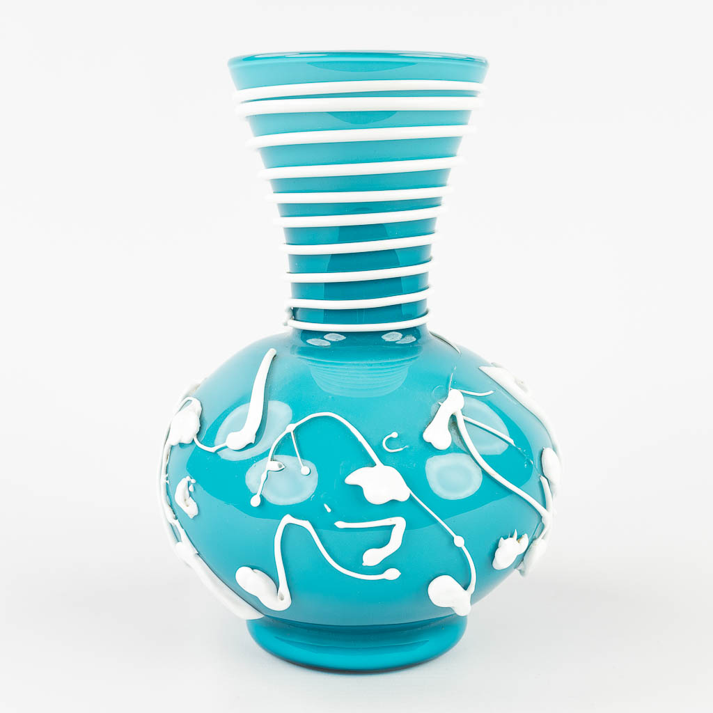 A vase made of glass with drip decor, Murano, Italy. (W: 16 x H: 23,5 cm) - Image 5 of 10