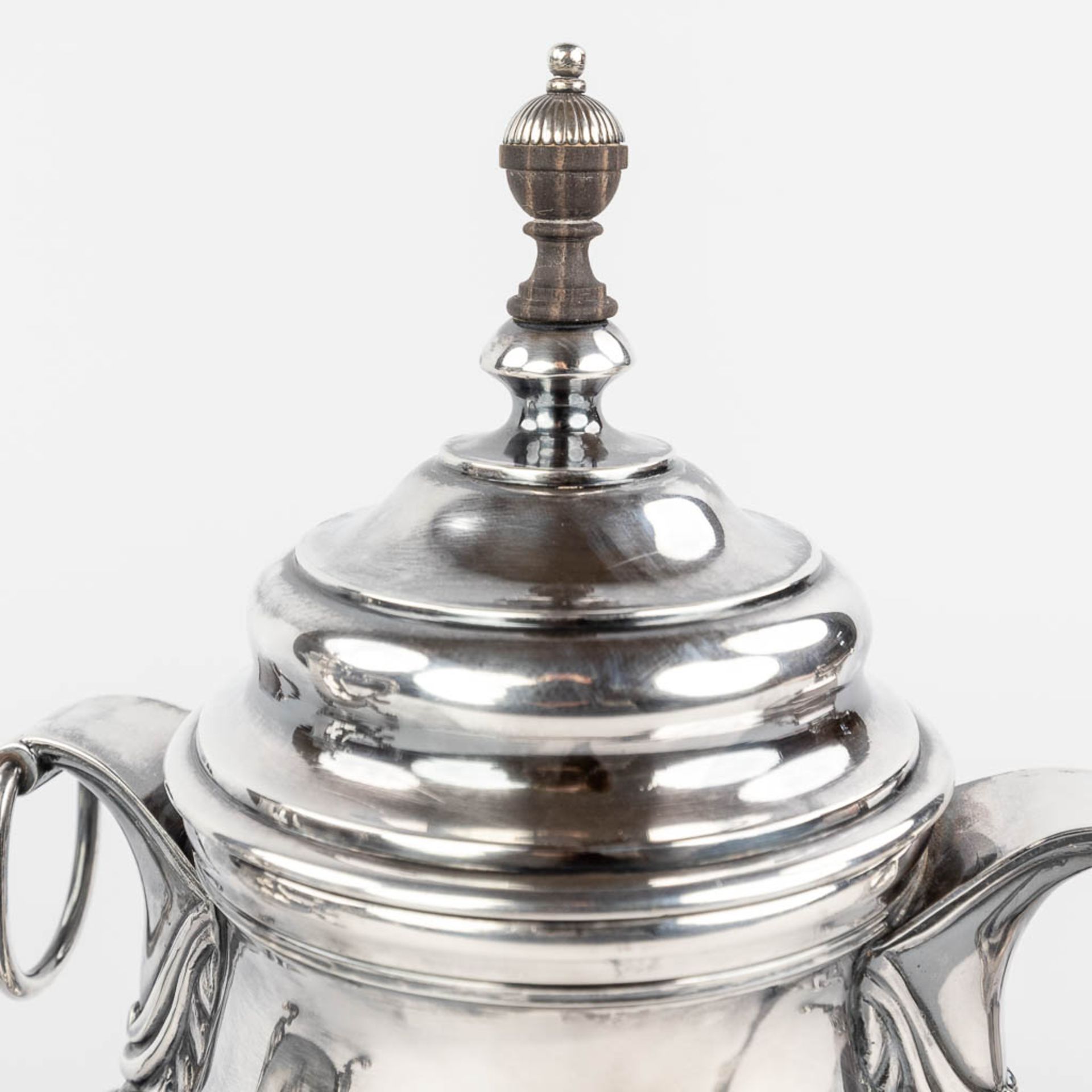 A solid silver Coffee and tea pot, with a milk jug. Probably Schotland, circa 1900. 2,480g. (L: 20 x - Image 12 of 13