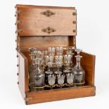 A Tantalus Liquor 'Cave ö Liqueur' set in a wood box. (L: 26 x W: 34,5 x H: 26 cm)