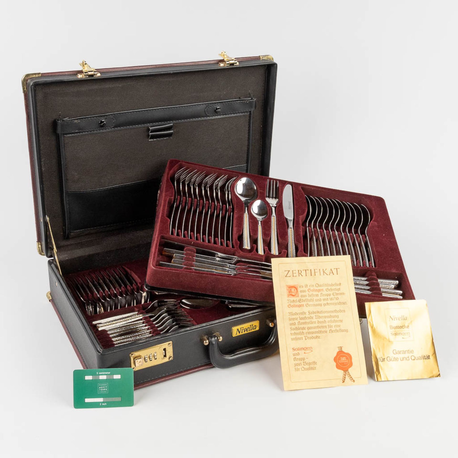 Nivella Solingen, an 82-piece cutlery set in a suitcase. Solingen, 18/10. (L: 35 x W: 47,5 x H: 11 c - Image 2 of 14