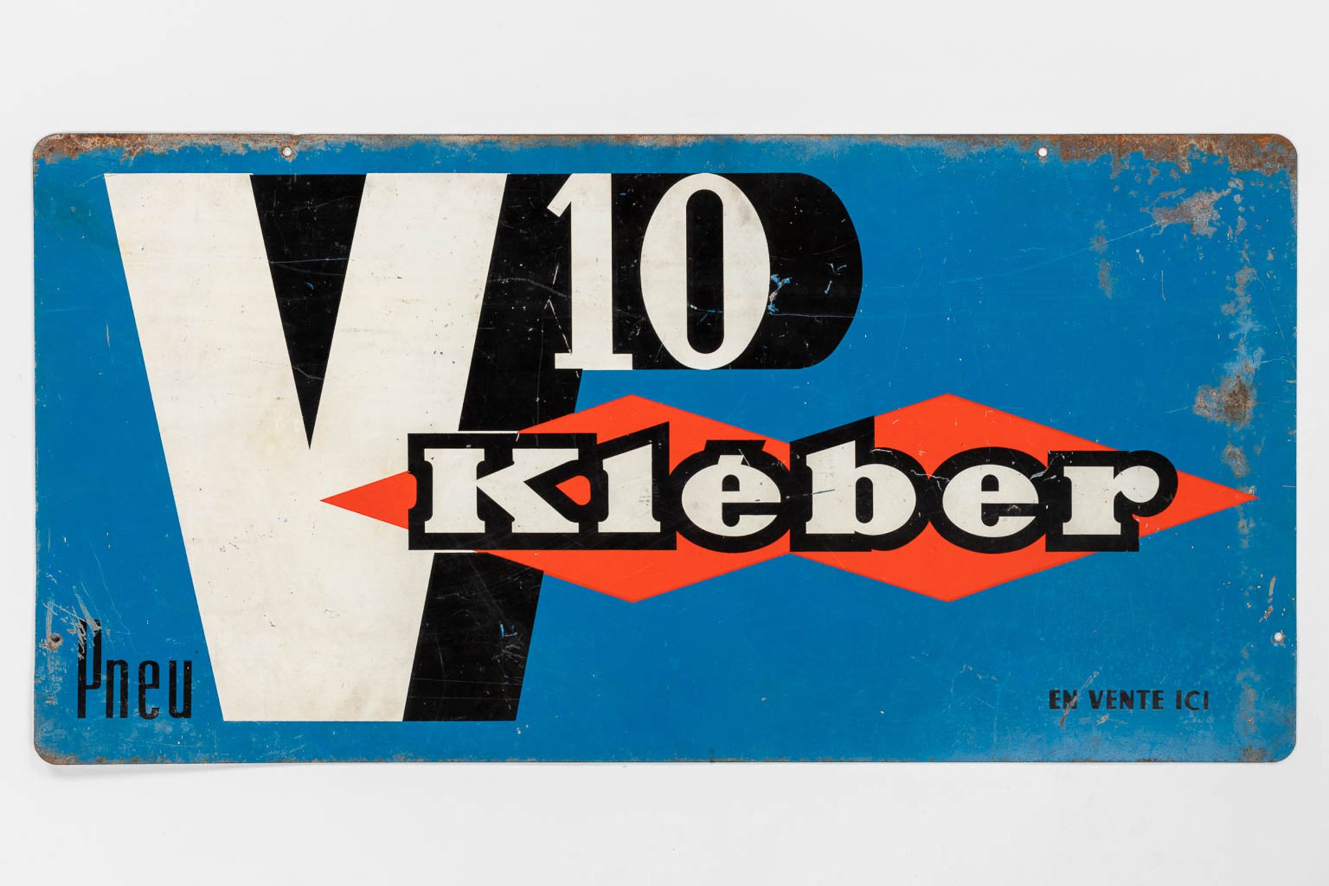 Pneu Kleber V10 en vente ici, a double sided enamel plate. (W: 100 x H: 50 cm) - Image 9 of 13