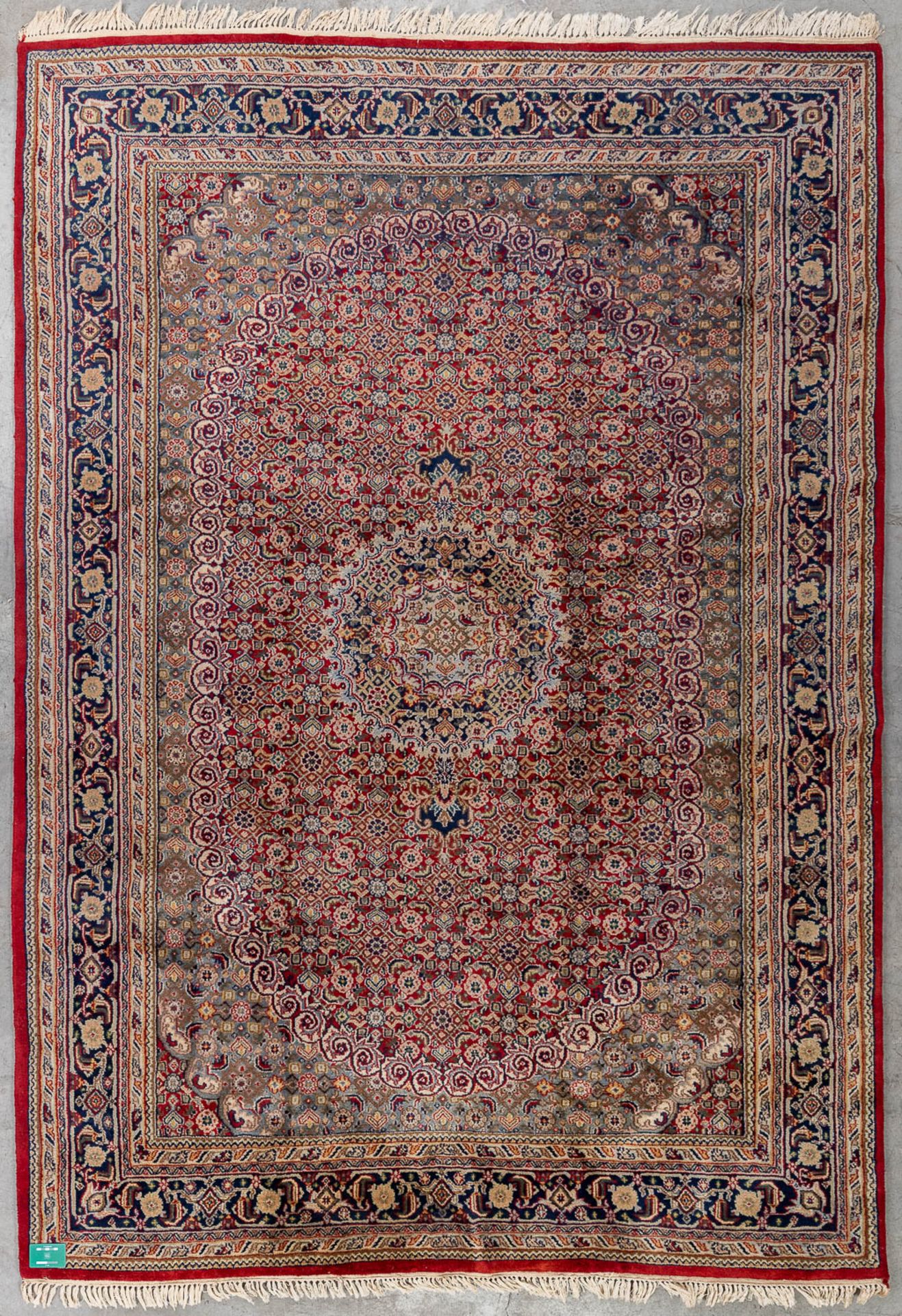 An Oriental hand-made carpet, Bidjar. (L: 290 x W: 200 cm) - Image 2 of 7