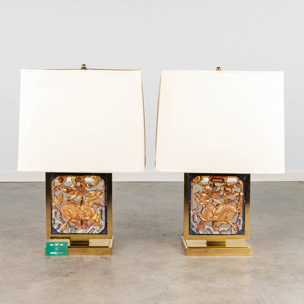 A pair of Chinoiserie style table lamps finished with sculptured panels. Circa 1970-1980. (L: 18,5 x - Image 2 of 12