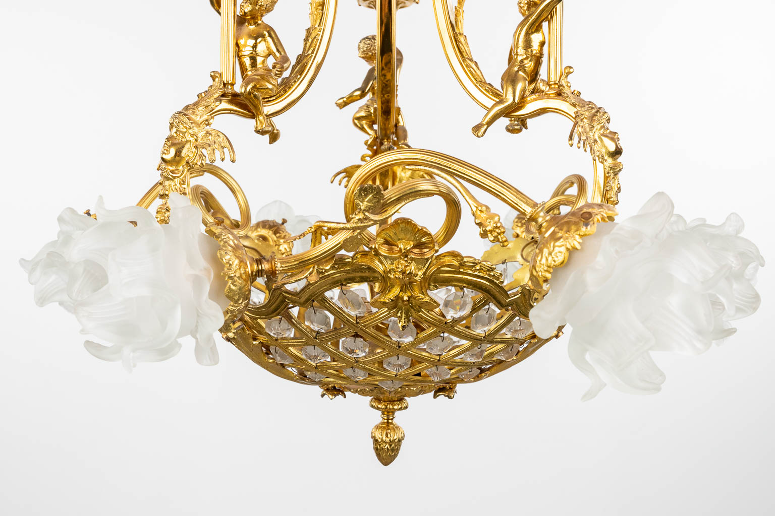 A chandelier made of gold-plated bronze, decorated with putti and glass in Louis XV style. Circa 195 - Image 12 of 13