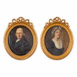 A pair of antique portraits in an oval frame, Louis XVI style. 18th C. (W: 45 x H: 56 cm)