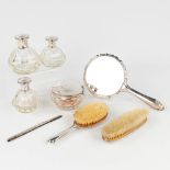 Delheid, a perfume set made of crystal with silver lids, added brushes and a mirror, silver. (H: 12