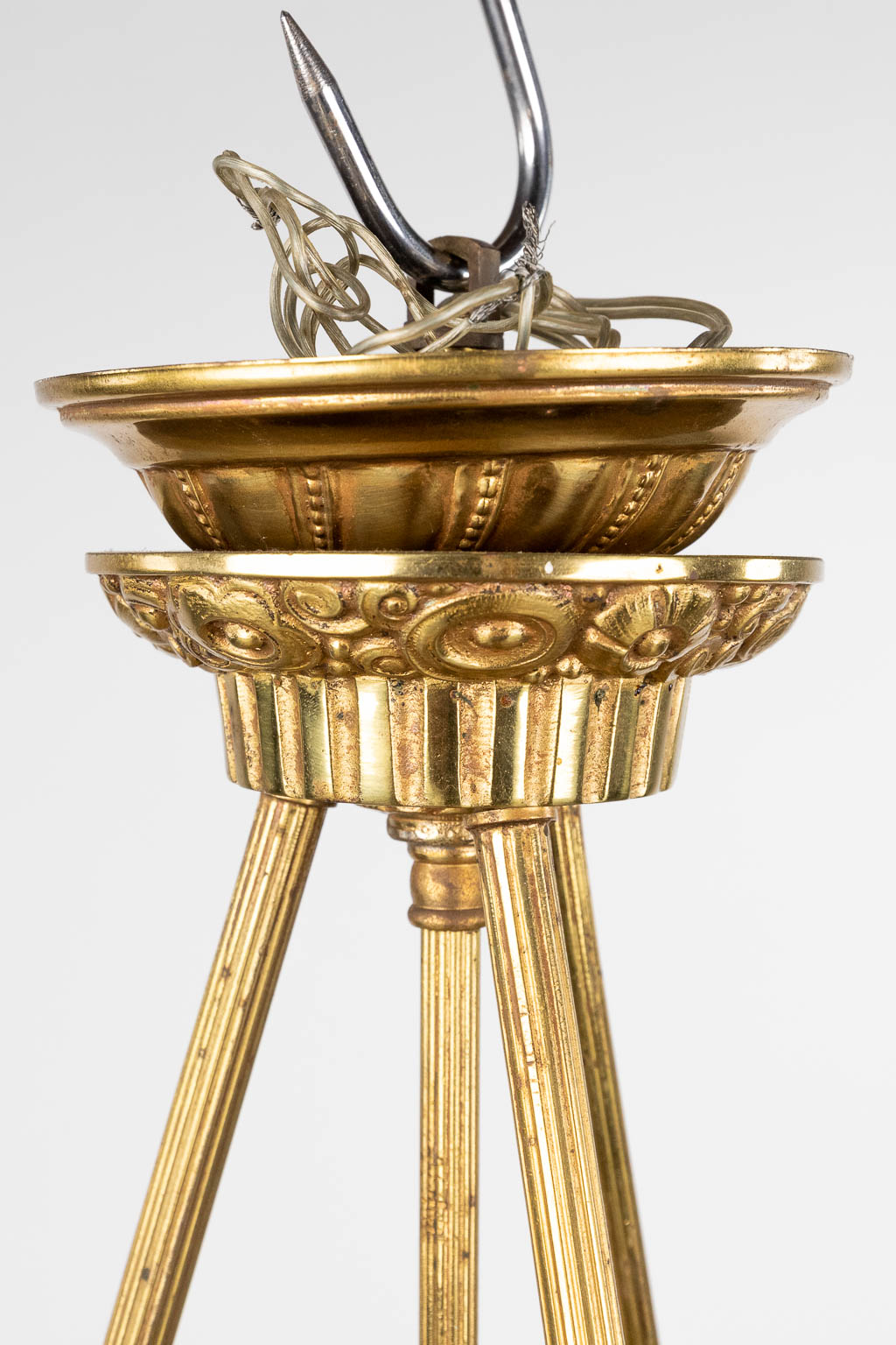 A chandelier made of bronze with an alabaster bowl and glass shades. (H: 64 x D: 80 cm) - Image 7 of 12