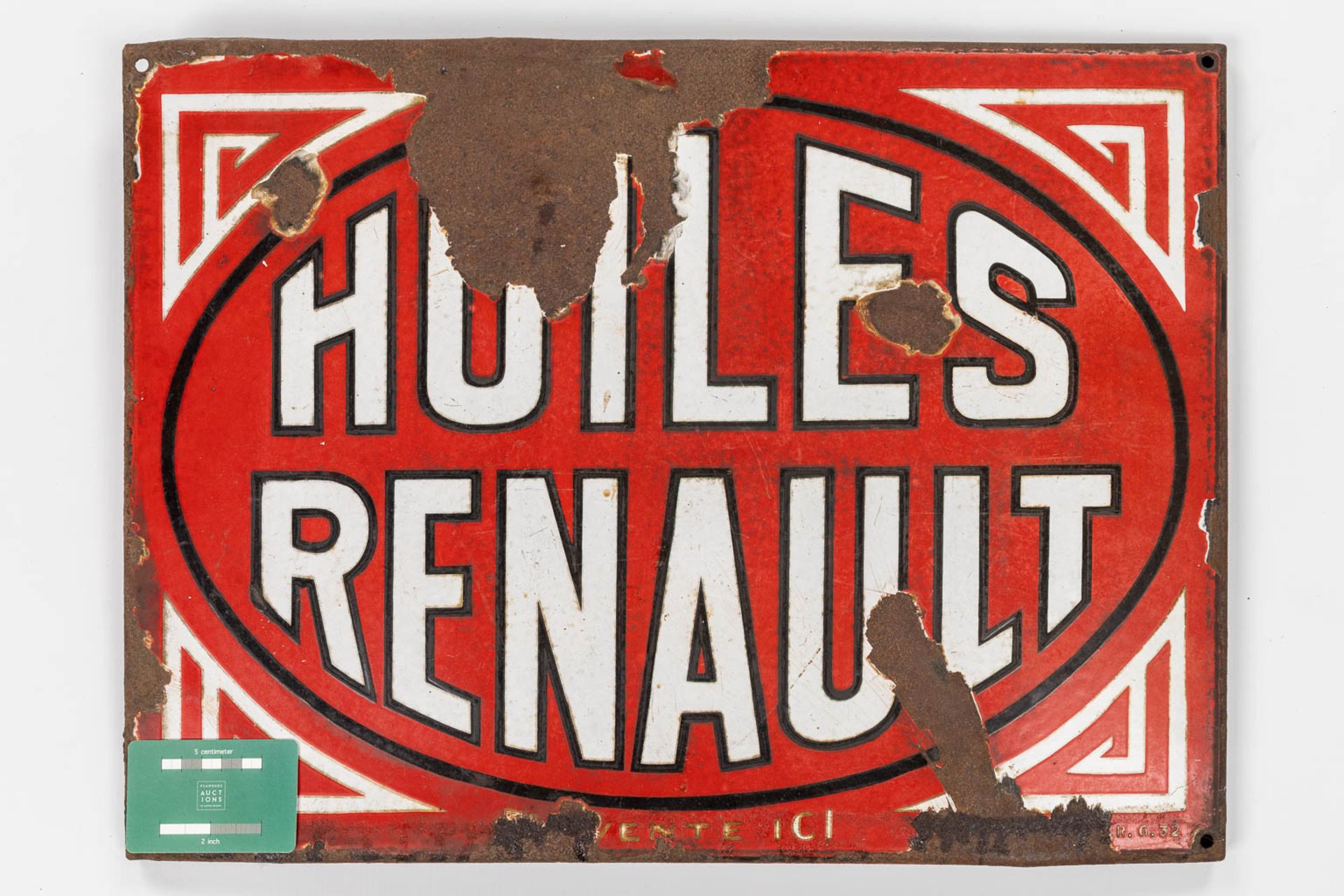 Huiles Renault En Vente Ici, an enamelled plate, 1932. (W: 55 x H: 40 cm) - Image 2 of 7