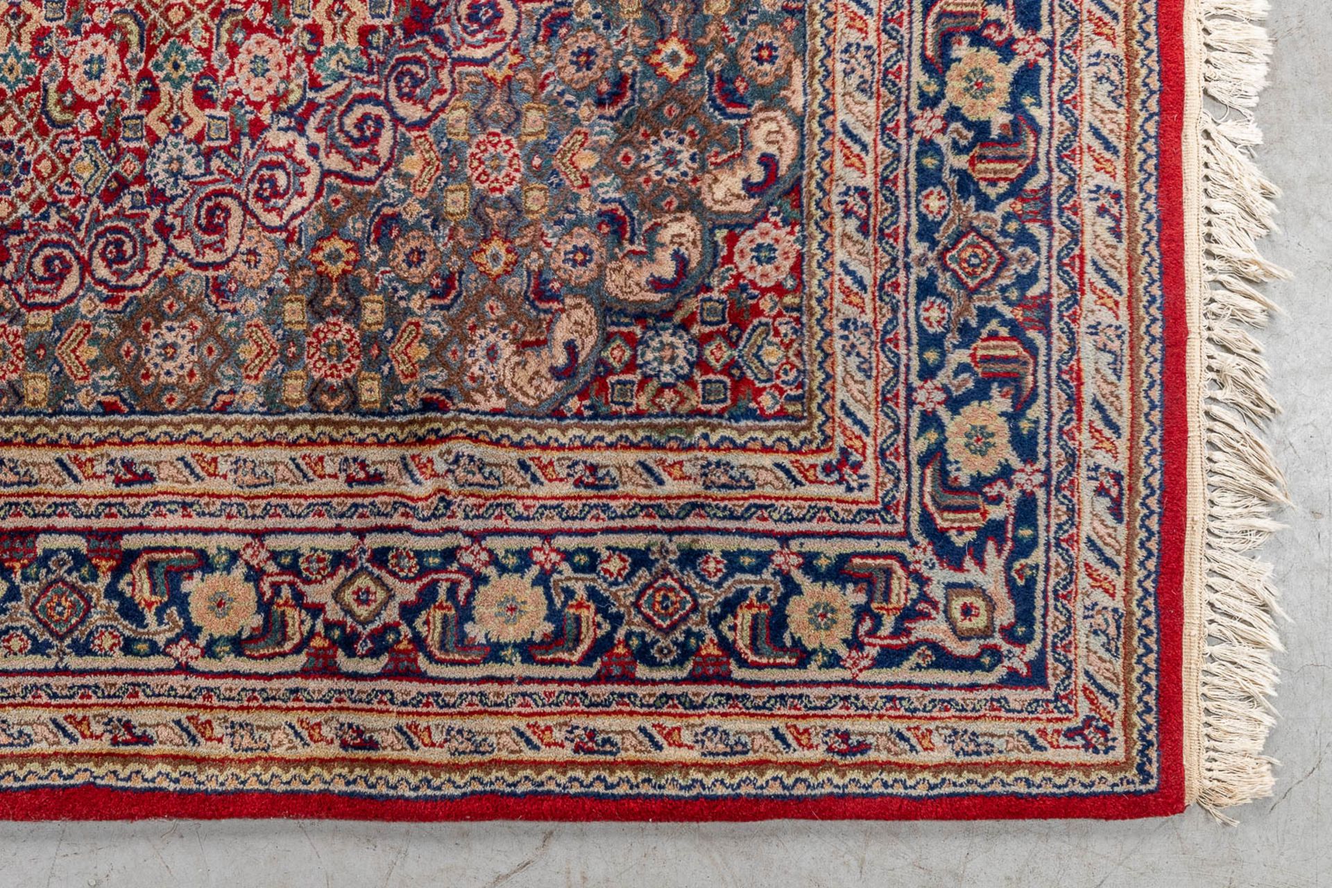 An Oriental hand-made carpet, Bidjar. (L: 290 x W: 200 cm) - Image 5 of 7