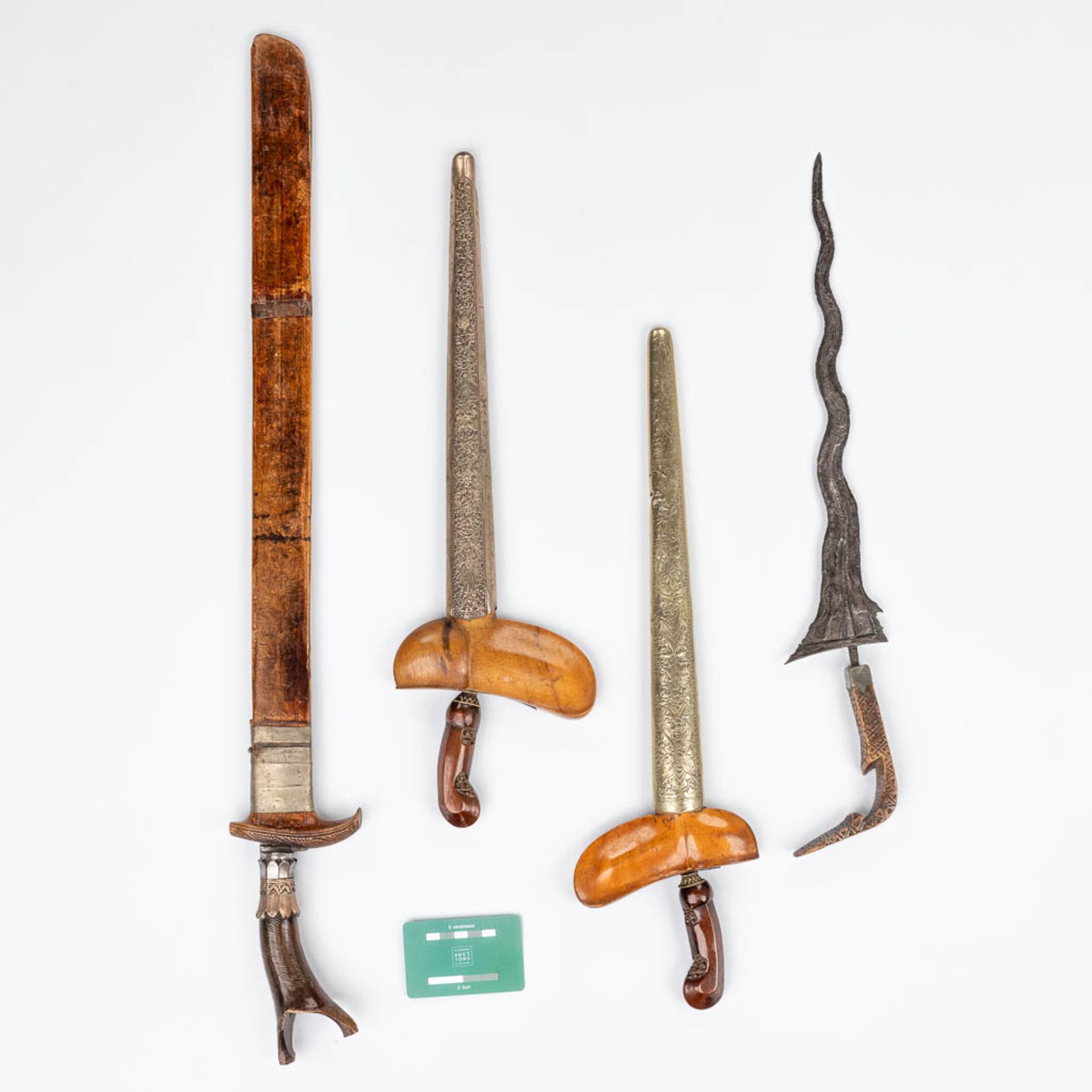 A collection of 4 'Kris' swords, Java, 18de/19de eeuw. (W: 74 cm) - Image 2 of 17