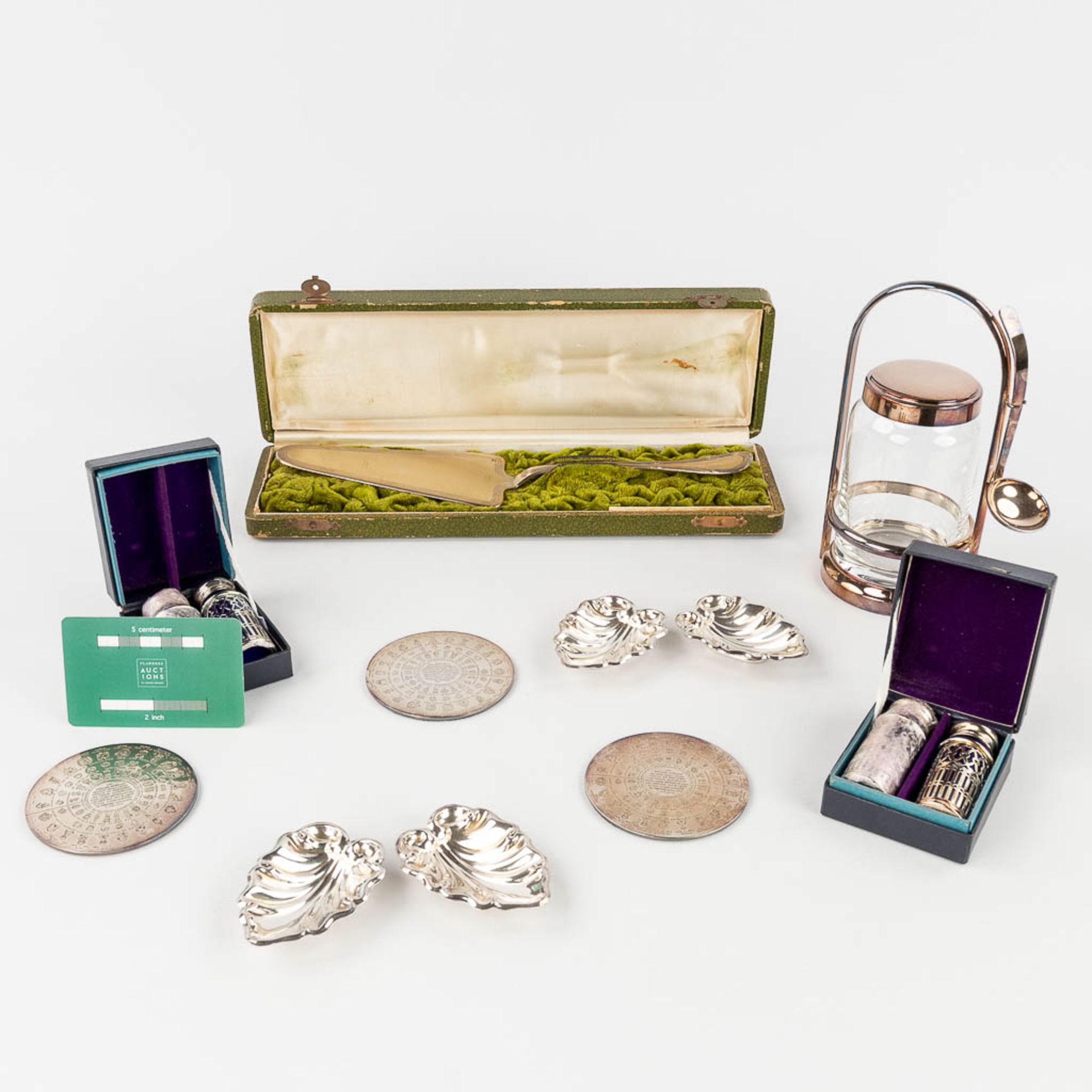 A collection of silver and silver-plated accessories, Christofle, Delheid, Wolfers. Silver weight: 2 - Image 2 of 17