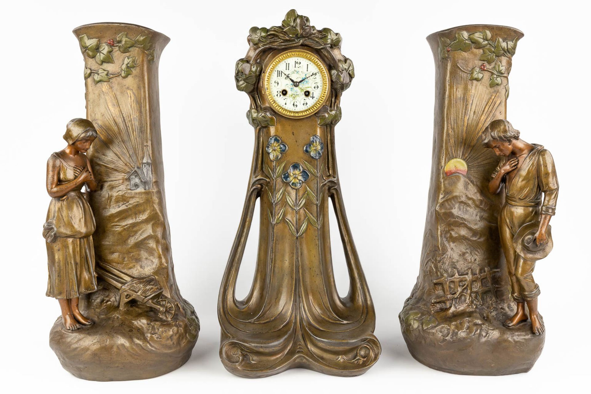 Aristide DE RANIERI (1865-c.1929) A three-piece mantle garniture clock and side pieces, made of spel - Bild 3 aus 17