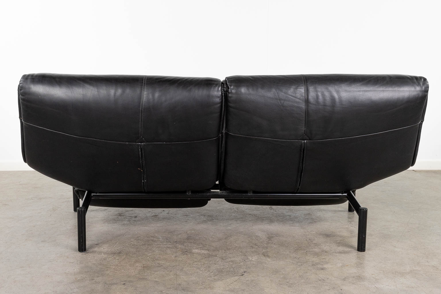 Vico MAGISTRETTI (1920-2006) 'Veranda' for Cassina. Leather and metal. (L: 83 x W: 174 x H: 80 cm) - Image 11 of 14