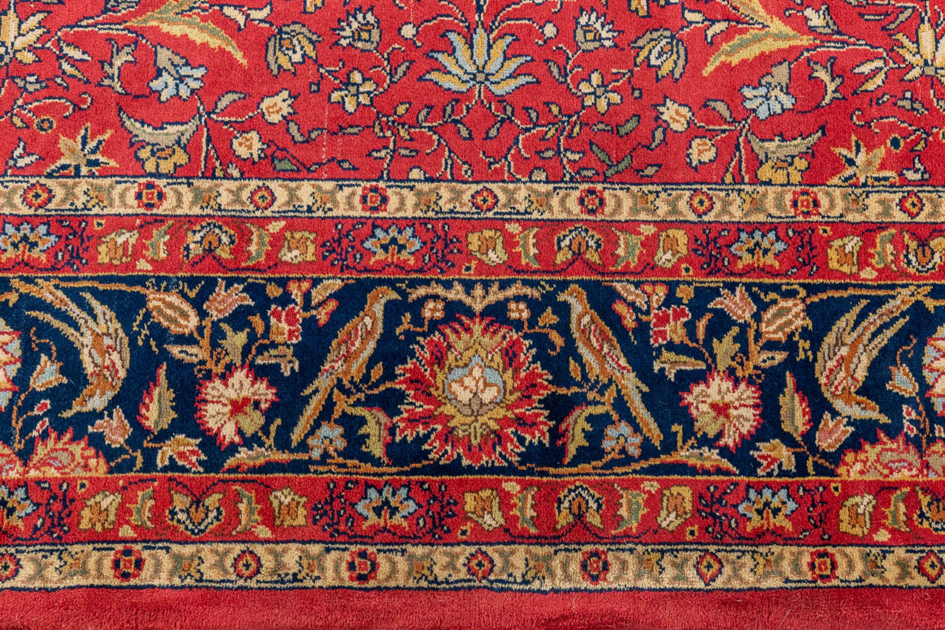 An Oriental hand-made carpet, Sarough. (L: 400 x W: 300 cm) - Image 4 of 8