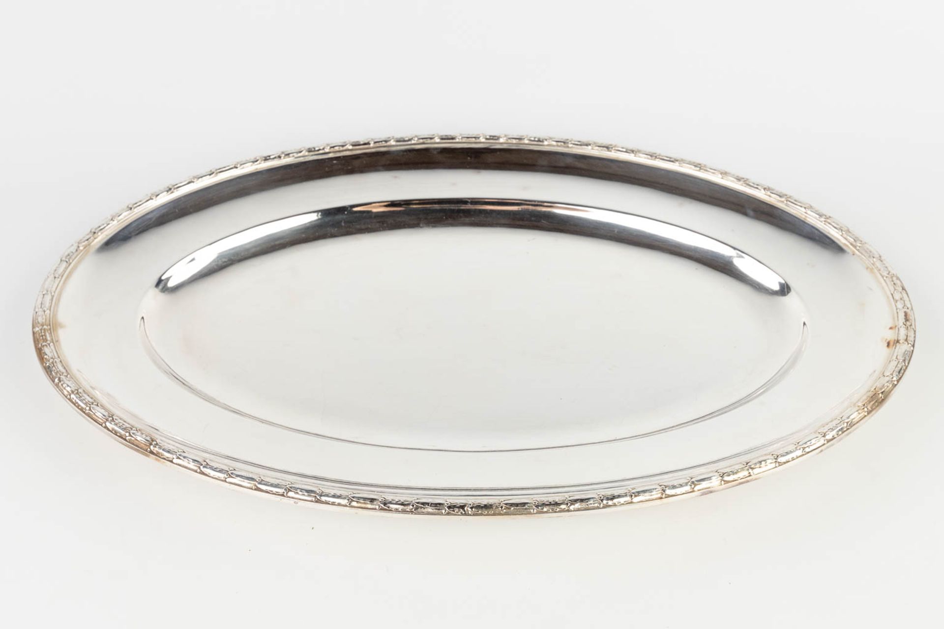 CAMA, a collection of 2 silver-plated serving plates. (L: 49 x W: 32,5 cm) - Image 11 of 14