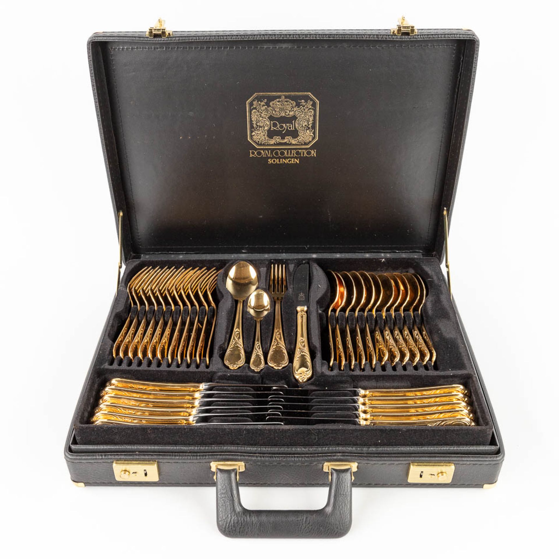 A gold-plated 'Royal Collection Solingen' flatware cutlery set, made in Germany. (L: 34 x W: 45,5 x - Image 10 of 12