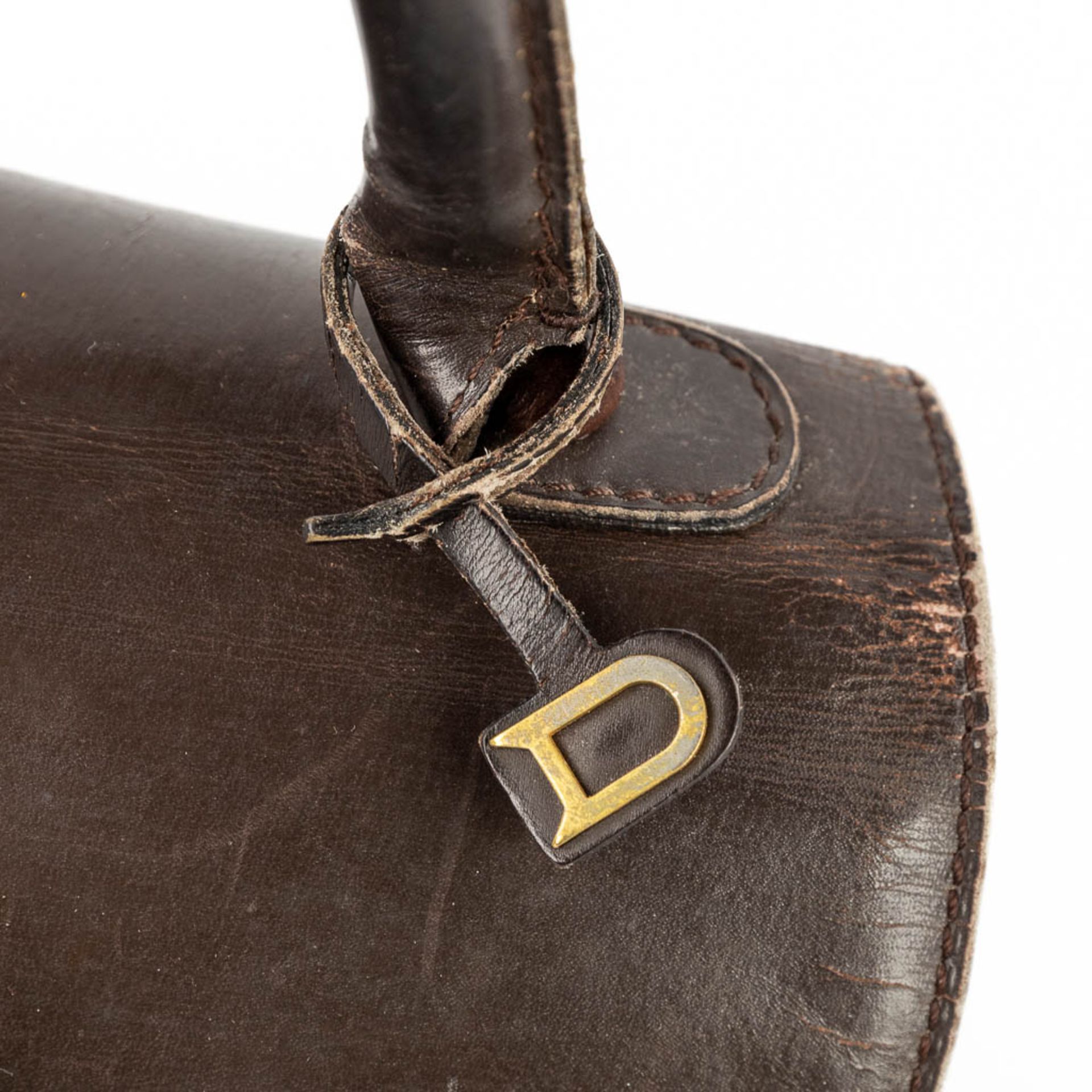 Delvaux Brillant PM, a handbag made of dark brown leather. Circa 1950. (W: 26 x H: 30 cm) - Image 10 of 19