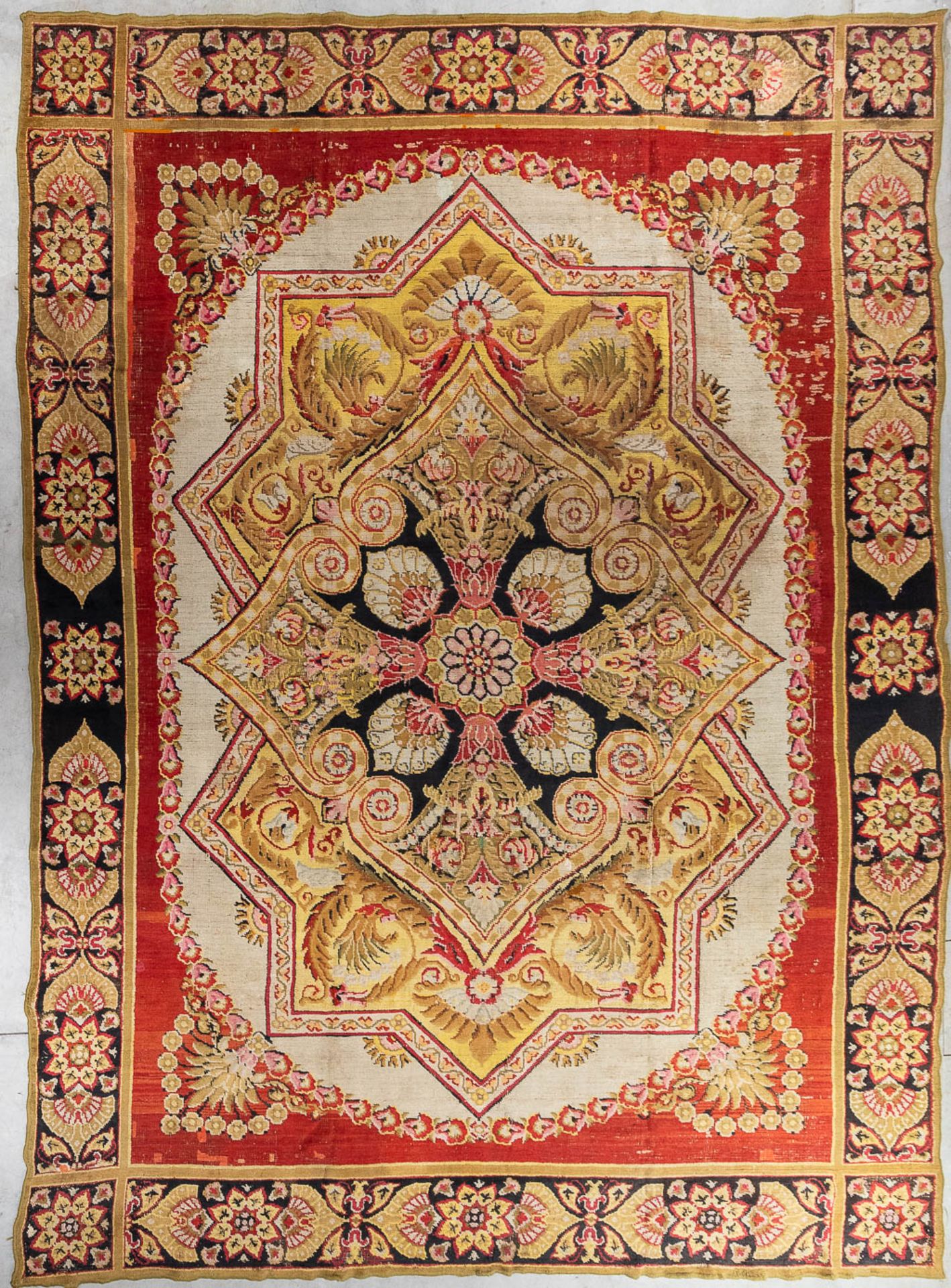 An exceptional 'Savonerie' carpet, 19th century. (L: 600 x W: 430 cm)