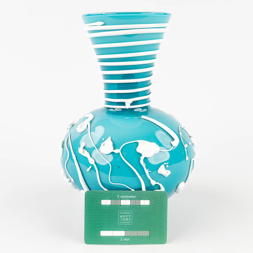 A vase made of glass with drip decor, Murano, Italy. (W: 16 x H: 23,5 cm) - Image 2 of 10