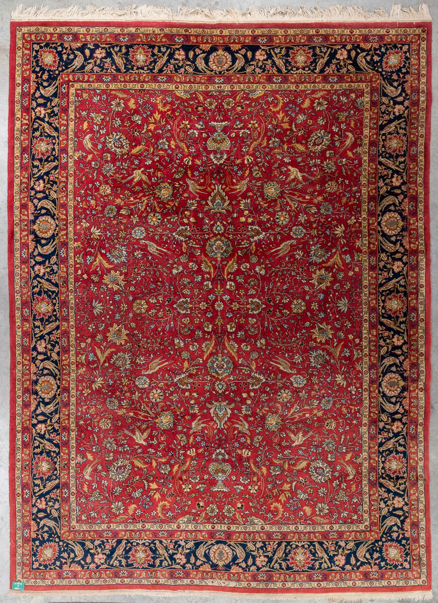 An Oriental hand-made carpet, Sarough. (L: 400 x W: 300 cm) - Image 2 of 8