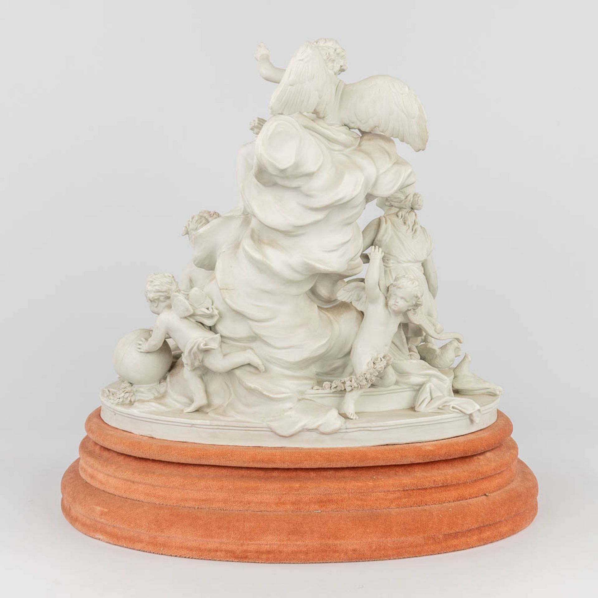 Svres, a large group 'Cupid and maidens' made of bisque porcelain. (L: 30 x W: 41 x H: 41 cm) - Image 12 of 19