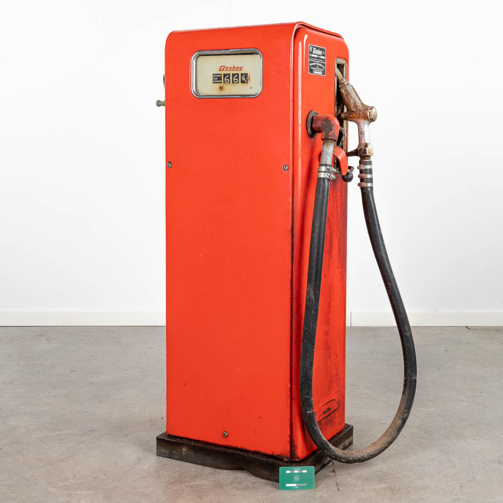 Gasboy, a vintage gasoline pump, circa 1960. (L: 34 x W: 58 x H: 112 cm) - Image 2 of 9