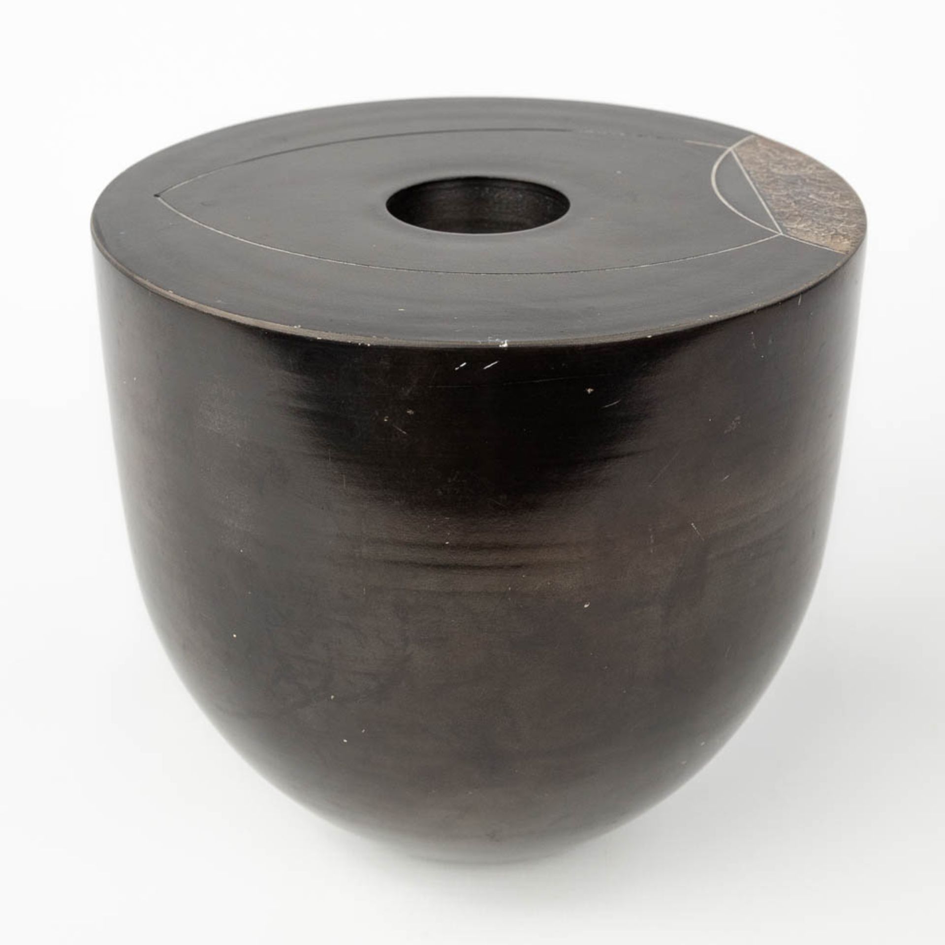 Tjok DESSAUVAGE (1948) 'Decorative vase'. (H: 16 x D: 17,5 cm) - Bild 10 aus 16