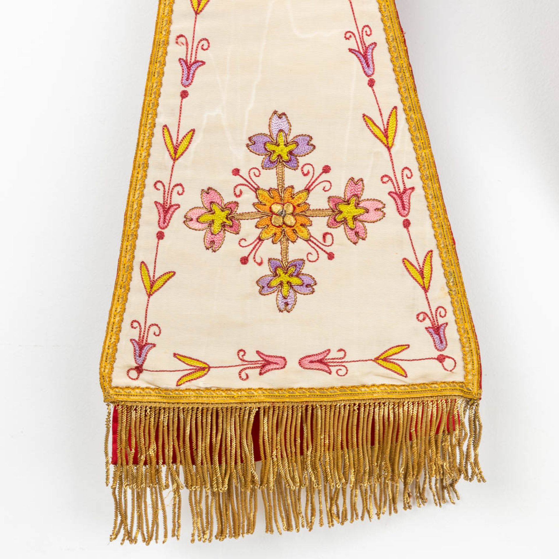 A set of Liturgical fabrics, A humeral Veil, Stola, and Bursa. Circa 1900. - Image 7 of 9